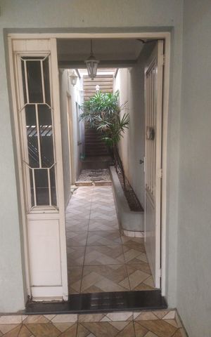 Casa à venda com 200m², 4 quartos e 2 vagas Casa à venda com 200m², 4 quartos e 2 vagasÁrea externa
