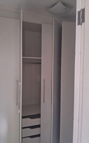 Casa à venda com 200m², 4 quartos e 2 vagas Casa à venda com 200m², 4 quartos e 2 vagasQuarto