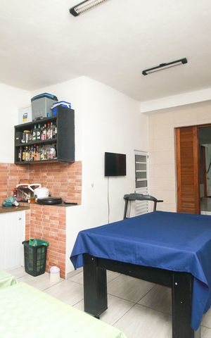 Casa à venda com 200m², 5 quartos e 1 vaga Casa à venda com 200m², 5 quartos e 1 vagaEspaço Gourmet
