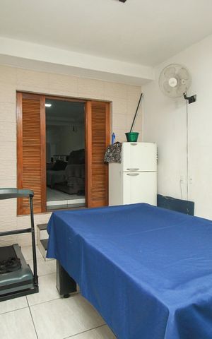 Casa à venda com 200m², 5 quartos e 1 vaga Casa à venda com 200m², 5 quartos e 1 vagaEspaço Gourmet