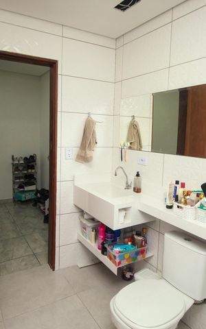 Casa à venda com 200m², 5 quartos e 1 vaga Casa à venda com 200m², 5 quartos e 1 vagaBanheiro da Suíte