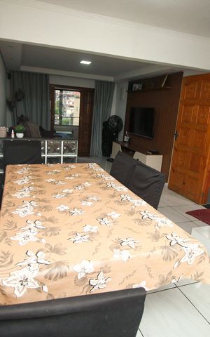 Casa à venda com 200m², 5 quartos e 1 vaga Casa à venda com 200m², 5 quartos e 1 vagaSala de Jantar