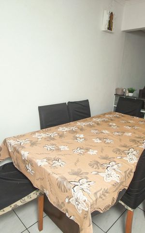 Casa à venda com 200m², 5 quartos e 1 vaga Casa à venda com 200m², 5 quartos e 1 vagaSala de Jantar