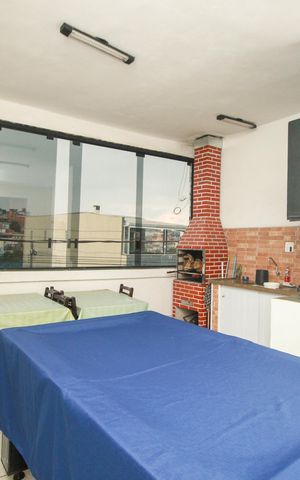 Casa à venda com 200m², 5 quartos e 1 vaga Casa à venda com 200m², 5 quartos e 1 vagaEspaço Gourmet