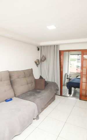 Casa à venda com 200m², 5 quartos e 1 vaga Casa à venda com 200m², 5 quartos e 1 vagaSala