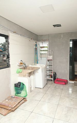 Casa à venda com 200m², 5 quartos e 1 vaga Casa à venda com 200m², 5 quartos e 1 vagaÁrea de Serviço
