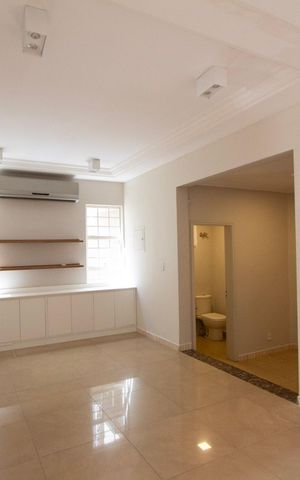 Casa para alugar com 232m², 4 quartos e 3 vagas