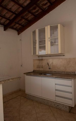 Casa para alugar com 232m², 4 quartos e 3 vagas