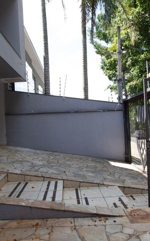Casa para alugar com 232m², 4 quartos e 3 vagas