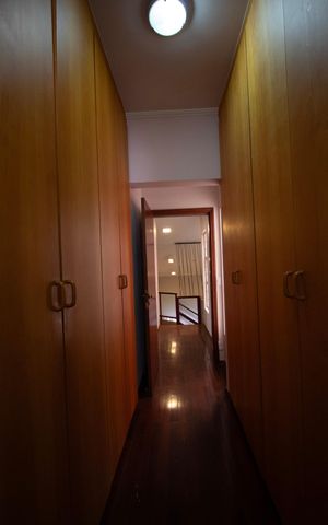 Casa para alugar com 232m², 4 quartos e 3 vagas