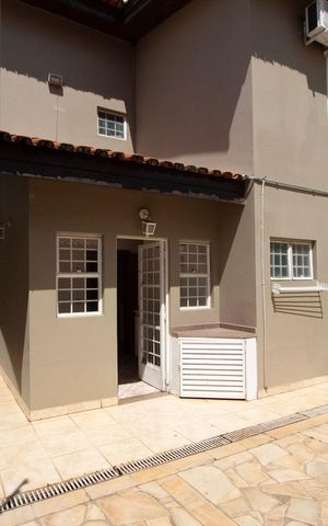 Casa para alugar com 232m², 4 quartos e 3 vagas