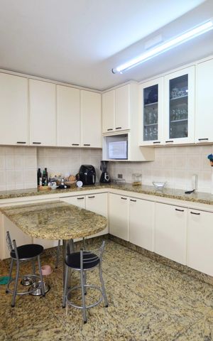 Apartamento à venda com 120m², 3 quartos e 2 vagas Apartamento à venda com 120m², 3 quartos e 2 vagasCozinha