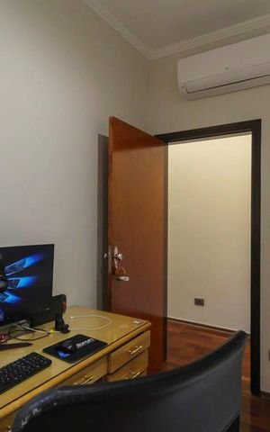 Casa para alugar com 237m², 3 quartos e 5 vagas