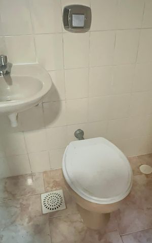 Apartamento para alugar com 93m², 3 quartos e 2 vagas Apartamento para alugar com 93m², 3 quartos e 2 vagasBanheiro de serviço