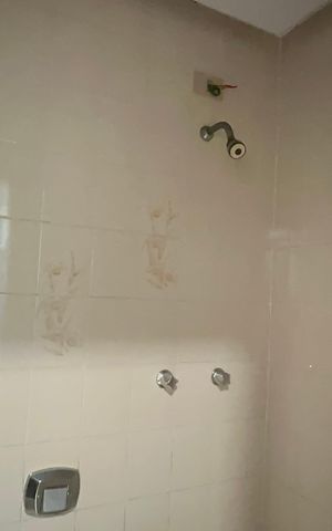 Apartamento para alugar com 93m², 3 quartos e 2 vagas Apartamento para alugar com 93m², 3 quartos e 2 vagasBanheiro de serviço