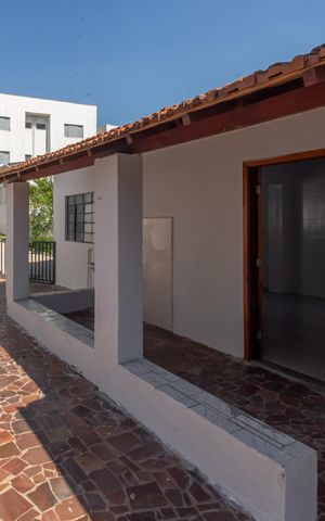 Casa para alugar com 140m², 2 quartos e 2 vagas Casa para alugar com 140m², 2 quartos e 2 vagasQuintal
