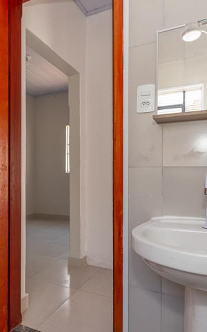 Casa para alugar com 140m², 2 quartos e 2 vagas Casa para alugar com 140m², 2 quartos e 2 vagasBanheiro