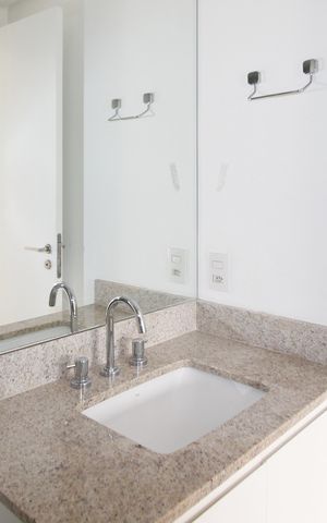 Apartamento para alugar com 65m², 2 quartos e 1 vaga Apartamento para alugar com 65m², 2 quartos e 1 vagaBanheiro da Suíte