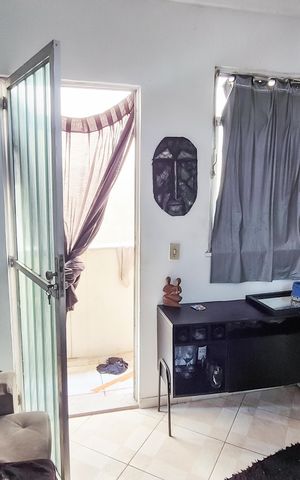 Casa à venda com 80m², 2 quartos e sem vagaSala