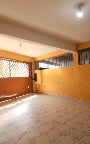 Casa à venda com 245m², 4 quartos e 2 vagasGaragem