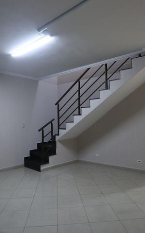 Casa à venda com 245m², 4 quartos e 2 vagasSala