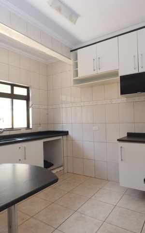 Casa à venda com 245m², 4 quartos e 2 vagasCozinha