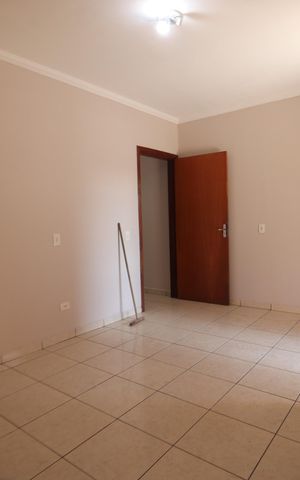 Casa à venda com 245m², 4 quartos e 2 vagasSuíte
