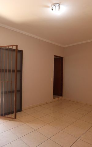 Casa à venda com 245m², 4 quartos e 2 vagasSuíte