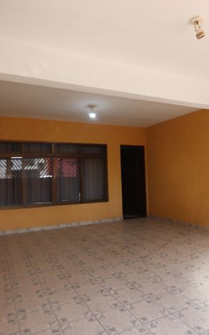 Casa à venda com 245m², 4 quartos e 2 vagasGaragem