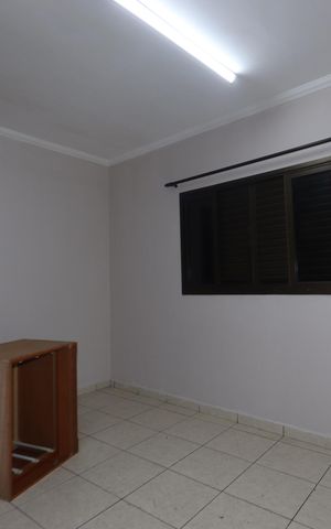 Casa à venda com 245m², 4 quartos e 2 vagasQuarto 4