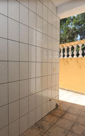 Casa à venda com 245m², 4 quartos e 2 vagasLavanderia