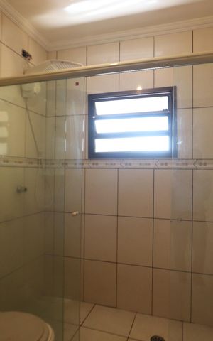 Casa à venda com 245m², 4 quartos e 2 vagasBanheiro da Suíte