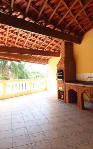 Casa à venda com 245m², 4 quartos e 2 vagasTerraço
