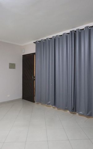 Casa à venda com 245m², 4 quartos e 2 vagasSala