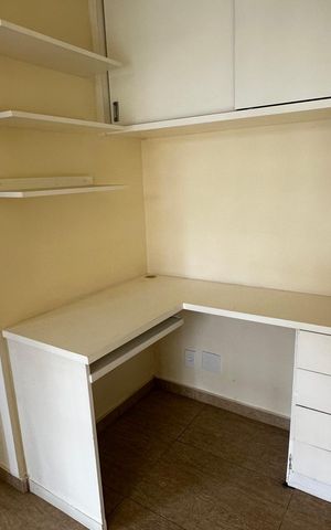 Casa de condomínio para alugar com 160m², 3 quartos e 4 vagas Casa de condomínio para alugar com 160m², 3 quartos e 4 vagasCloset do quarto 1