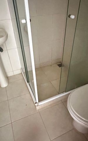 Casa de condomínio para alugar com 160m², 3 quartos e 4 vagas Casa de condomínio para alugar com 160m², 3 quartos e 4 vagasBanheiro de serviço