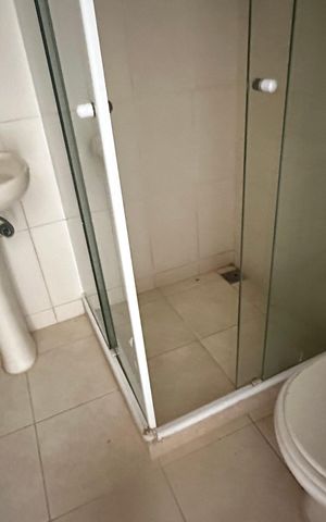 Casa de condomínio para alugar com 160m², 3 quartos e 4 vagas Casa de condomínio para alugar com 160m², 3 quartos e 4 vagasBanheiro de serviço