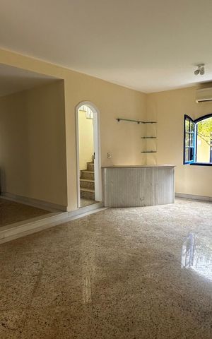 Casa de condomínio para alugar com 160m², 3 quartos e 4 vagas Casa de condomínio para alugar com 160m², 3 quartos e 4 vagasSala