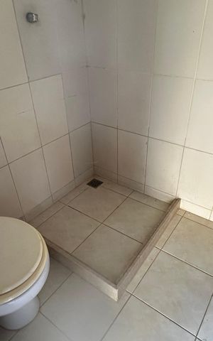 Casa de condomínio para alugar com 160m², 3 quartos e 4 vagas Casa de condomínio para alugar com 160m², 3 quartos e 4 vagasBanheiro de serviço