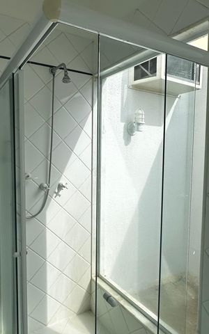 Casa de condomínio para alugar com 160m², 3 quartos e 4 vagas Casa de condomínio para alugar com 160m², 3 quartos e 4 vagasBanheiro do Quarto 3