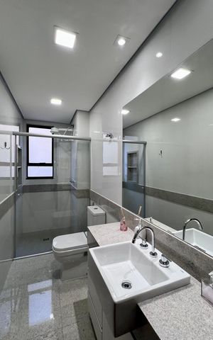 Apartamento à venda com 127m², 4 quartos e 2 vagasbanho