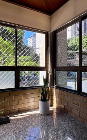 Apartamento à venda com 127m², 4 quartos e 2 vagasVaranda