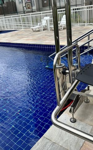 Apartamento para alugar com 39m², 1 quarto e sem vaga Apartamento para alugar com 39m², 1 quarto e sem vagaCadeira para cadeirante piscina