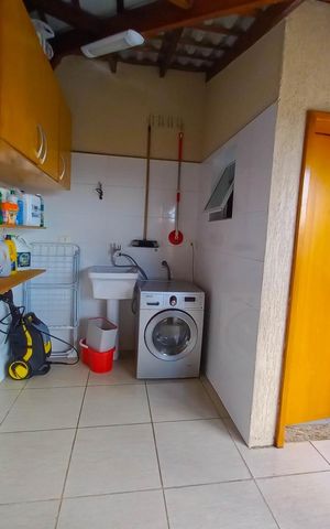 Apartamento à venda com 208m², 4 quartos e 2 vagas Apartamento à venda com 208m², 4 quartos e 2 vagasÁrea de serviço