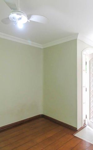 Casa à venda com 338m², 5 quartos e 4 vagas