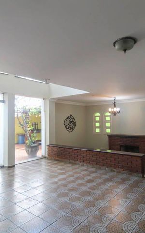 Casa à venda com 338m², 5 quartos e 4 vagas