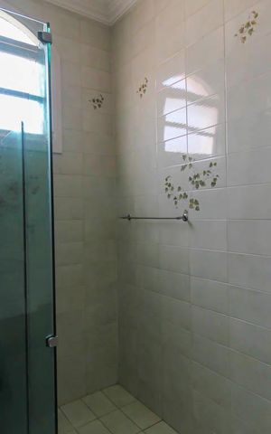 Casa à venda com 338m², 5 quartos e 4 vagas