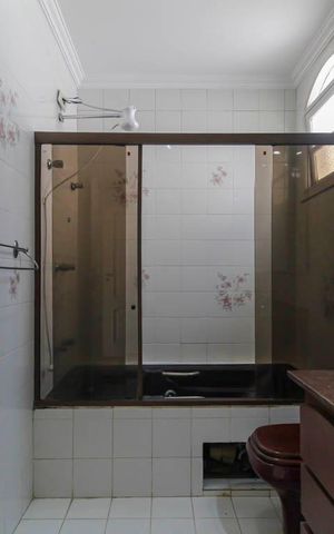 Casa à venda com 338m², 5 quartos e 4 vagas