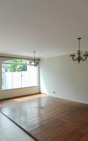 Casa à venda com 338m², 5 quartos e 4 vagas