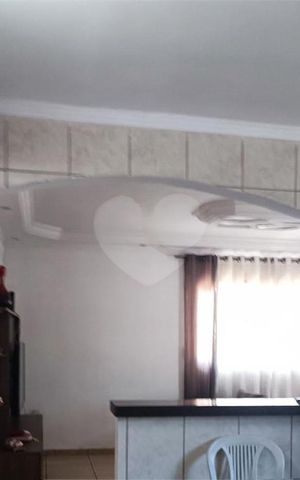 Casa à venda com 180m², 3 quartos e 1 vaga